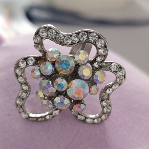 Vintage women's ring like new, silver color