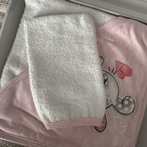 Evita Baby Towel and Bath Mitt New