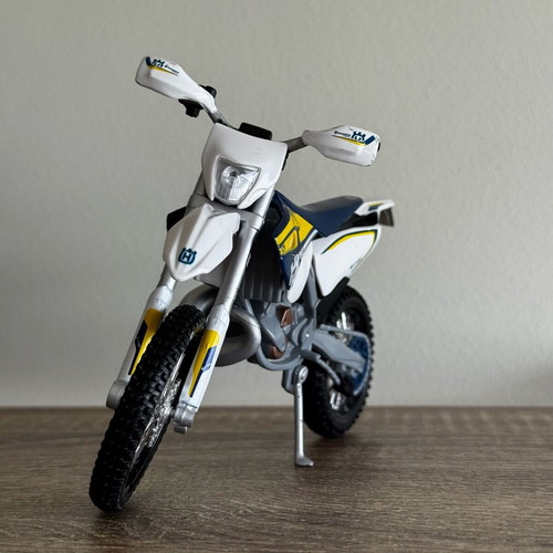 Maisto Collectible Husqvarna FE 501 Miniature used, black-yellow 1:12
