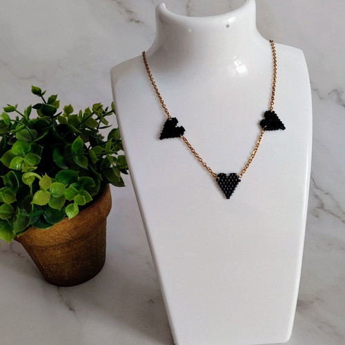 Steel necklace with three black Miyuki hearts made to order