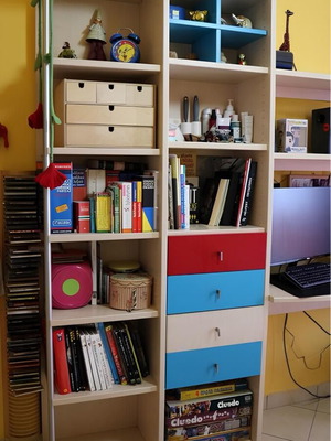 Neoset bookshelf and desk like new