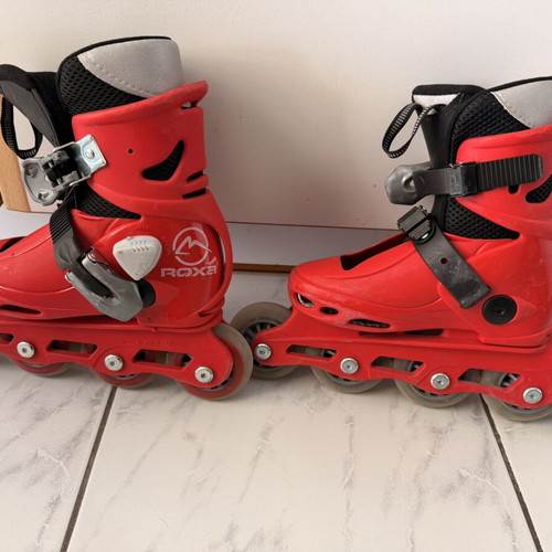 Roxa Beetle Inline Skate Junior like new, adjustable size, red