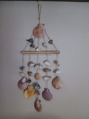 Melodos Hanging Wall Decor with Natural Seashells