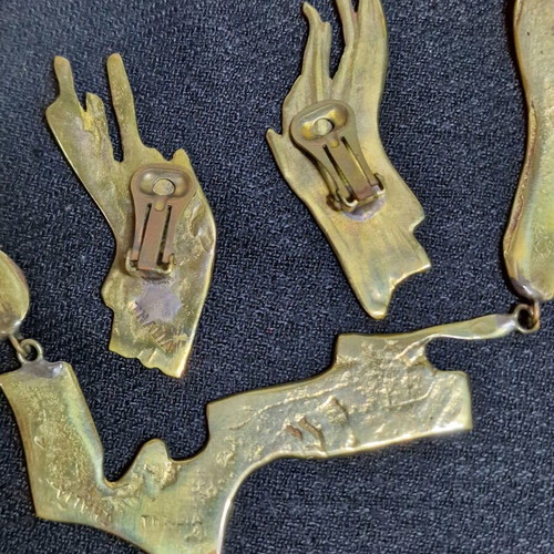 Bronze Jewelry Set used with abstract design