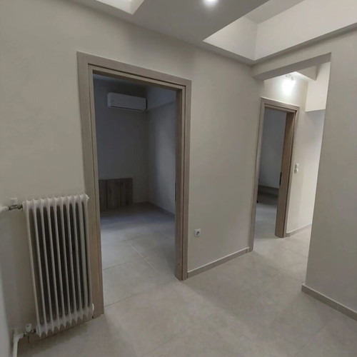 Apartment 40 m² corner, bright, fully renovated 2025 in Keratsini
