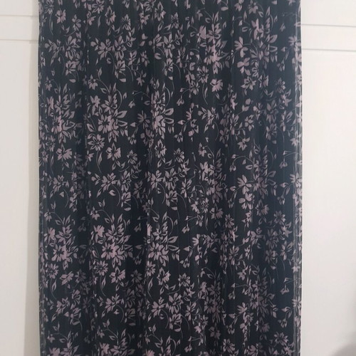 Sinsay skirt like new, size M, black with pink