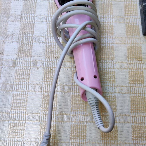 Hair straightener used with temperature up to 230°C