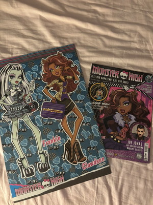 Monster High magazine and poster 2012 with Frankie and Clawdeen