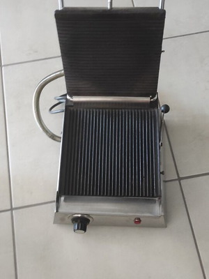 Michailidis Single Sandwich Maker like new with ridges 1500W 220V