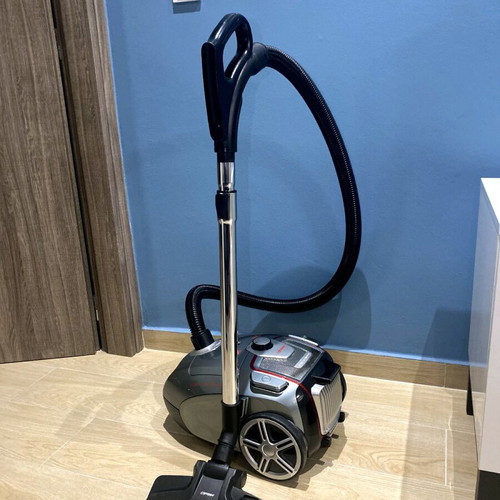 Gruppe 700W vacuum cleaner like new, energy class A