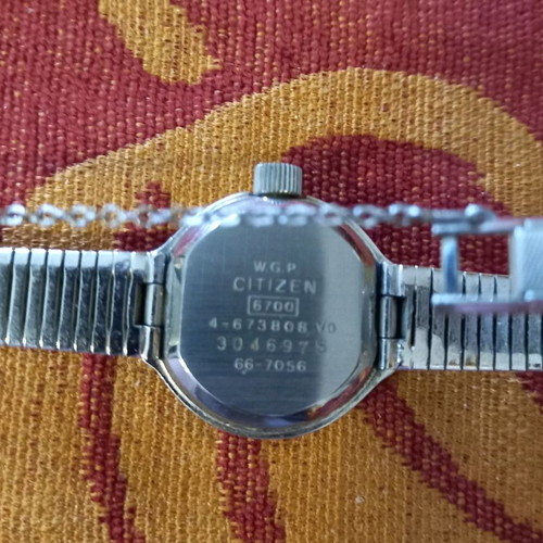 4 WATCHES FOR WOMEN.AUTHENTIC VINTAGE COLLECTIBLE OPPORTUNITIES!