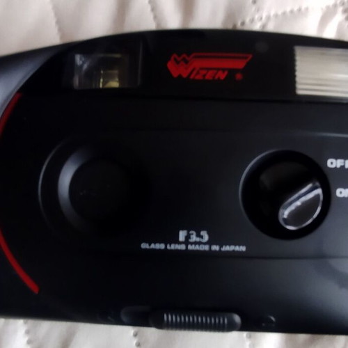 Wizen camera like new with case