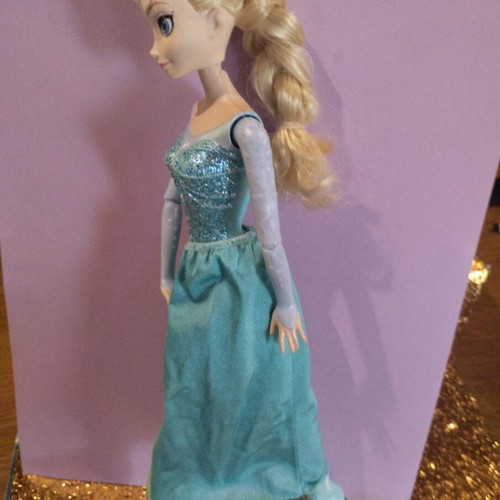 Frozen Ice Skating Elsa doll used