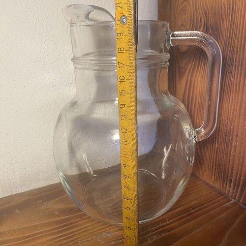 Glass Water Wine Pitcher like new, 1lt capacity, heavy thick glass