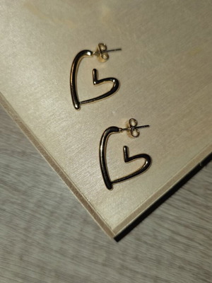 Обeци сърца на винт нови, златисти