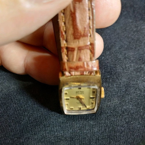 Beno 17 Rubis Swiss women's manual winding wristwatch used
