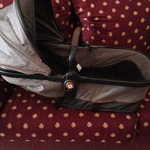 Kiddo Chic 2-in-1 stroller used with carrycot