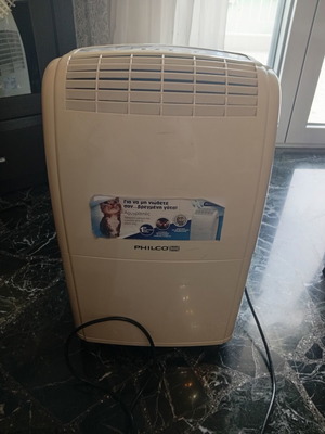 Philco PDH-716EA dehumidifier like new