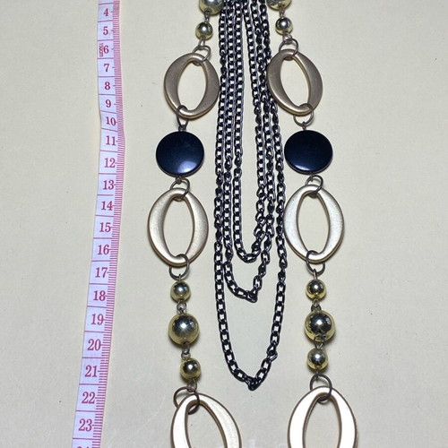 Quadruple necklace like new with three chain rows and beads