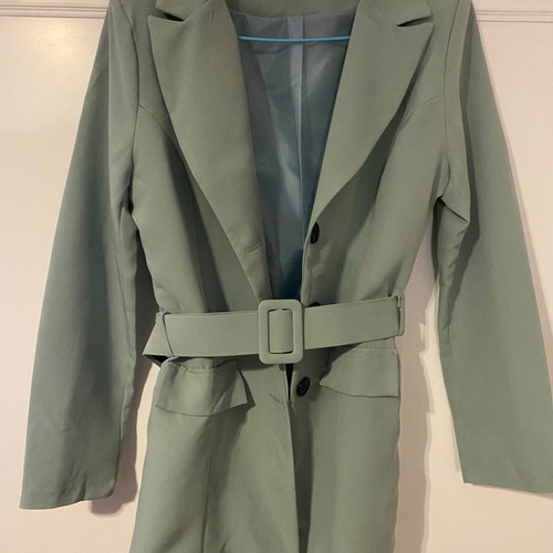 Blazer with belt in fantastic pistachio color like new