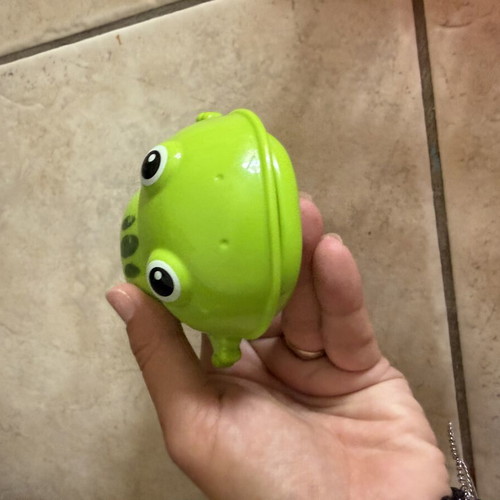 Bath toy like new