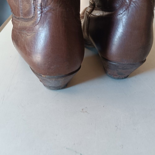 Buffalo leather cowboy short boots like new, brown, size 44.5