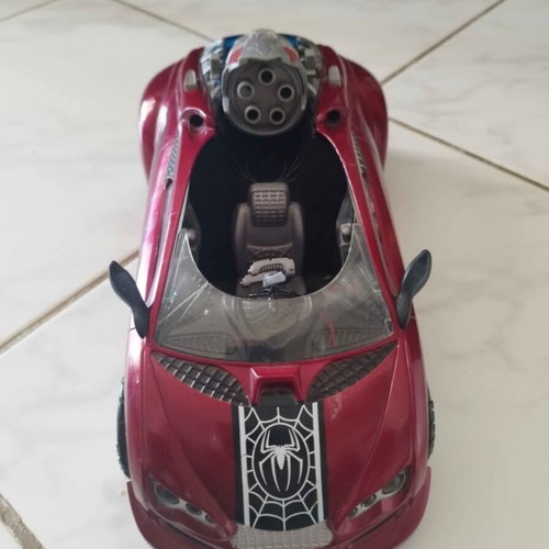 Spiderman Hasbro Car like new, collectible