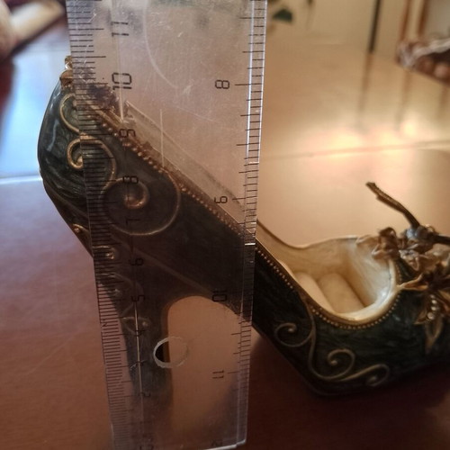 Jewelry box shoe like new with dragonfly for rings