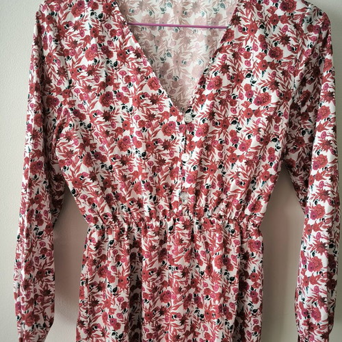 Floral dress new, long with sleeves and ruffles
