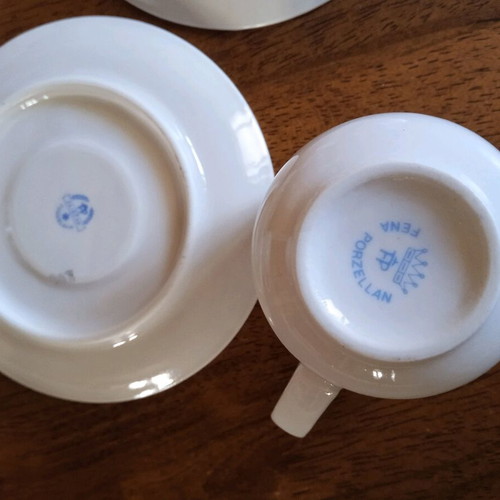 Coffee cups collectible like new with Zajecar saucers