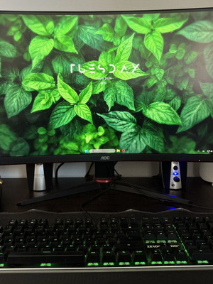Full gaming PC setup like new with Ryzen 5 5600x and AOC 27" monitor