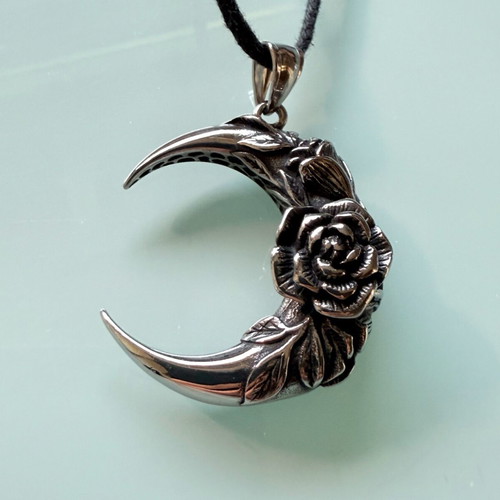 Necklace made of stainless steel 316L like new, silver color