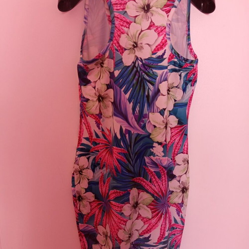 Tropical floral women's dress M/L like new, tight knee-length