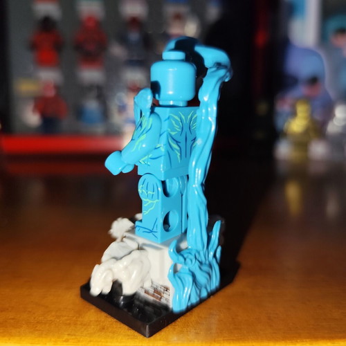 Toxin Symbiote minifigure like new with base and effects
