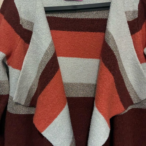 Knitted cardigan with geometric pattern and metallic details, new