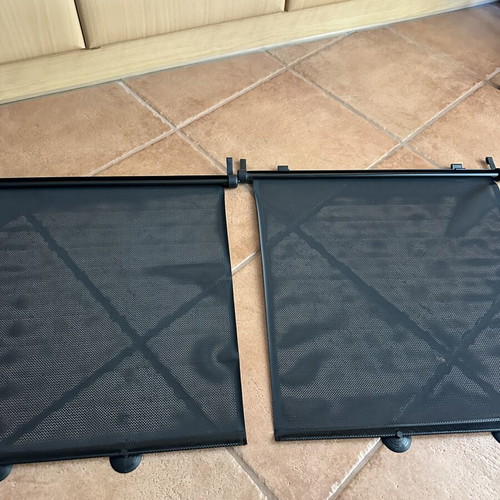 Car Sunshades like new, set of 2 for side windows