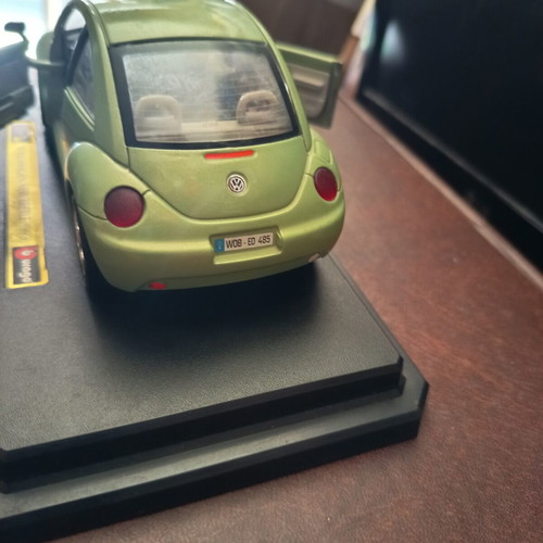 Volkswagen Beetle metal toy car 1998 like new by Burago