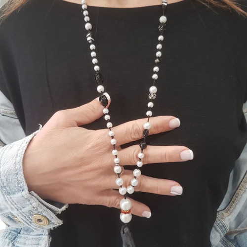 BSB necklace used, white and black