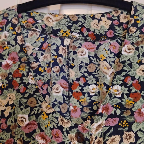 Dress-robe XL like new, colorful, breathable fabric with buttons