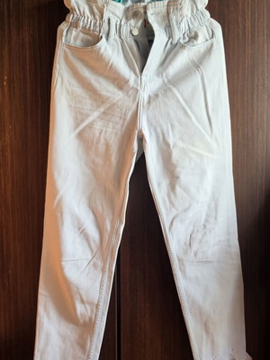Pin Up white high waist jeans size M like new