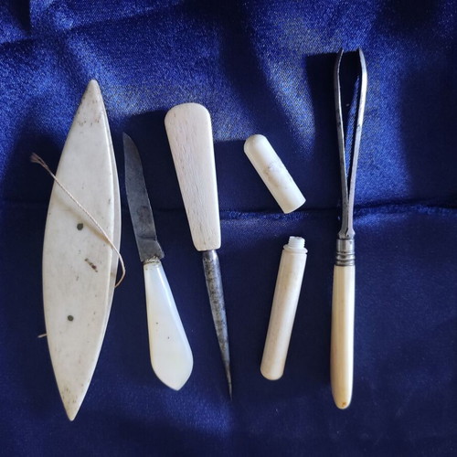 French velvet sewing and grooming tool box used, circa 1880