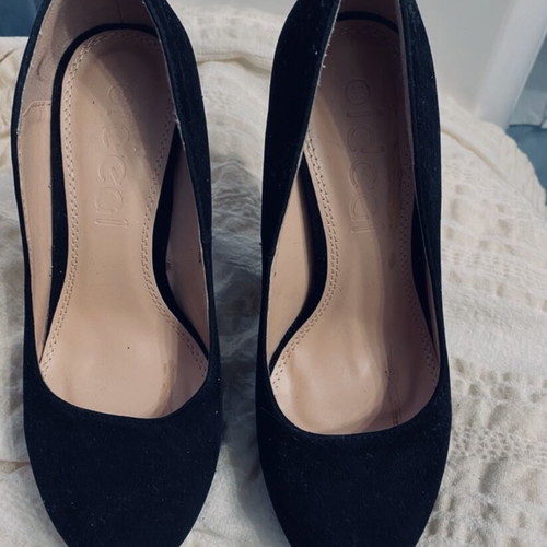 Black pumps like new with platform and 13cm heel size 37