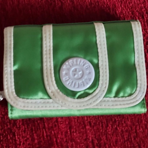 Kipling wallet green like new