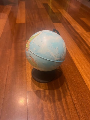Globe like new