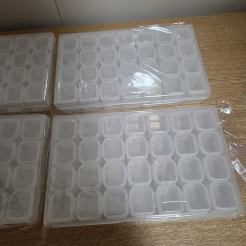 Plastic Storage Boxes with 28 Compartments Pack of 4, New