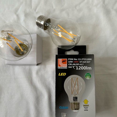 Light bulbs 10W 2800K new, 2 transparent warm light pieces
