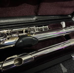 Yamaha YFL-372H flute like new with accessories