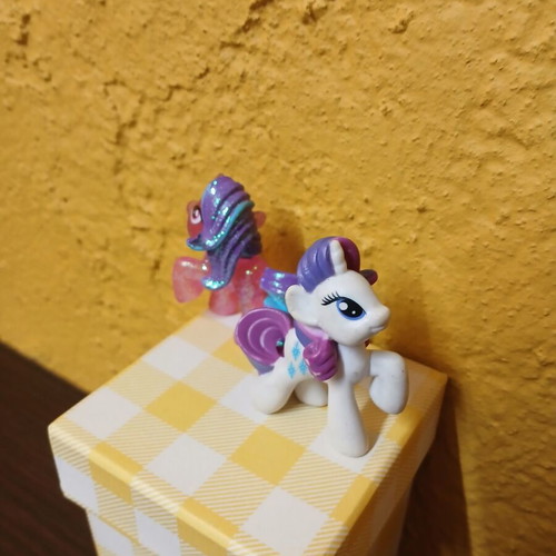 My Little Pony Hasbro mini pony figures used, pack of 2
