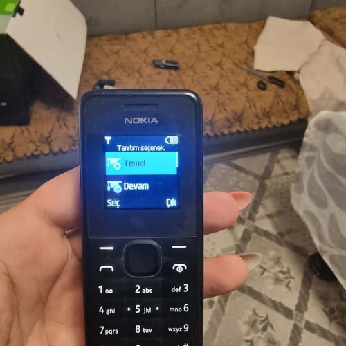 Nokia 105 mobile phone, black