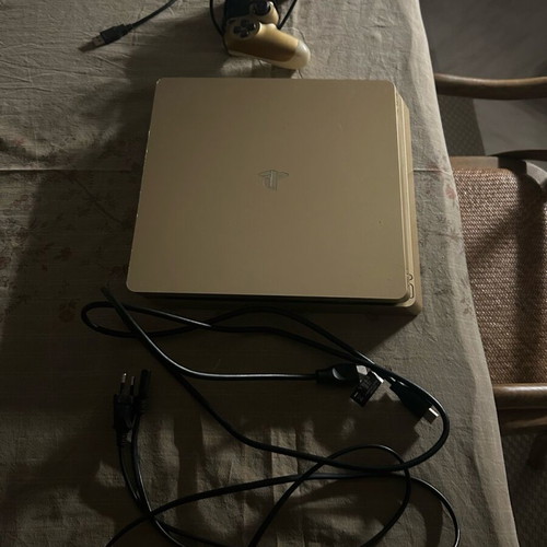 PlayStation 4 Slim Gold 500GB μεταχειρισμένο με χειριστήριο και καλώδια